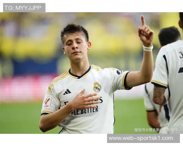 莱比锡官方宣布签约20岁中卫科内球员租回兰斯至赛季结束